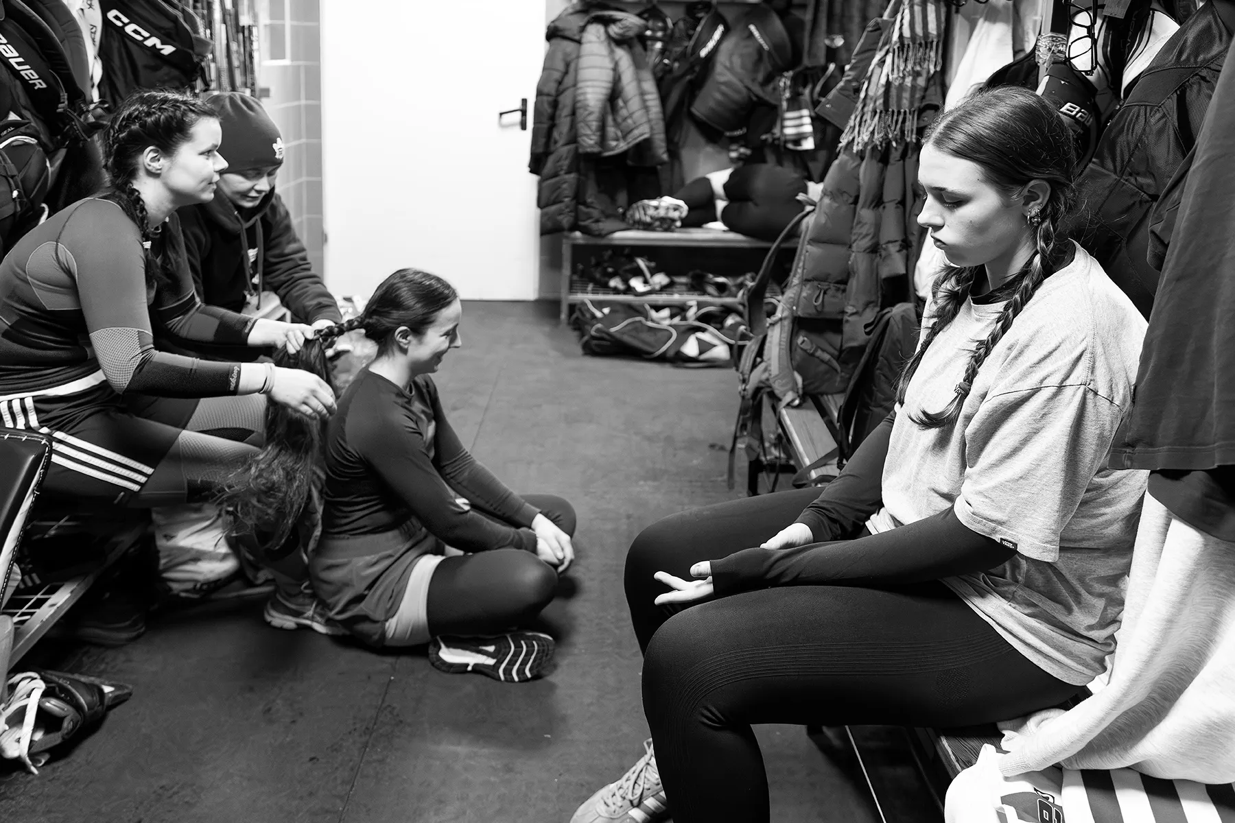 magda chudzik documentary photography womens ice hockey